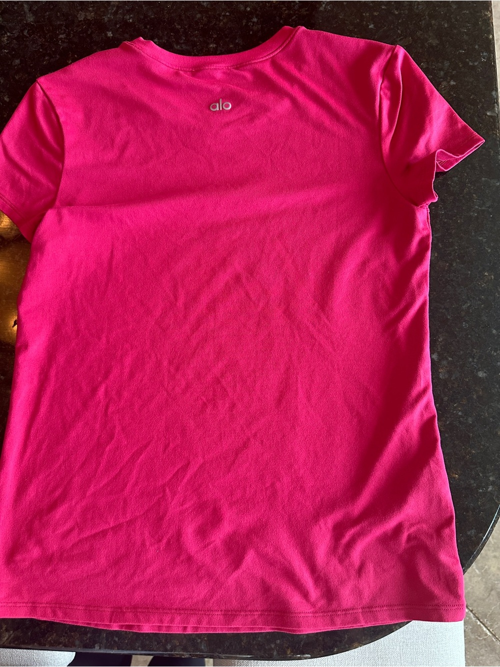 ALO Yoga Lipstick Red Short Sleeve Tee - Picture 3 of 3